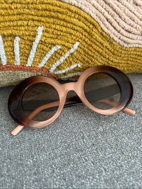 Round Two-Tone Peach & Brown Sunglasses